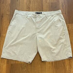 Travis Mathew Gray Men's Chino Shorts Flat Front Stretch Pockets Logo Size 38